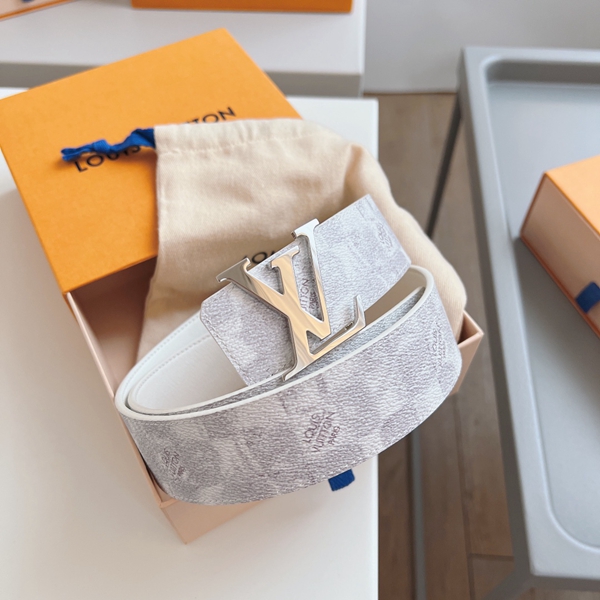 ルイヴィトンベルト着用イメージ